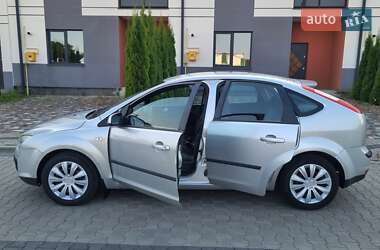 Хэтчбек Ford Focus 2006 в 