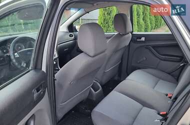 Хэтчбек Ford Focus 2006 в 