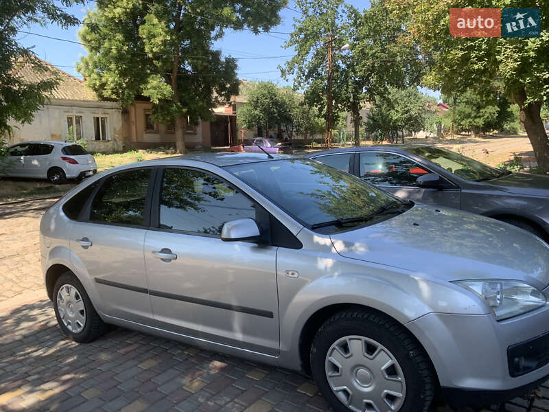 Хэтчбек Ford Focus 2006 в Николаеве