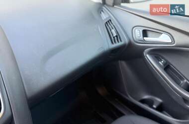 Хэтчбек Ford Focus 2017 в 