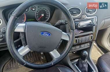 Седан Ford Focus 2005 в 