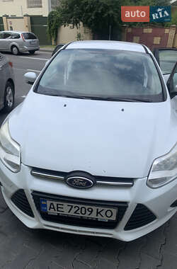 Хэтчбек Ford Focus 2012 в 