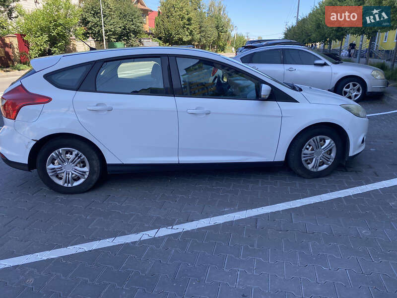 Хэтчбек Ford Focus 2012 в Киеве