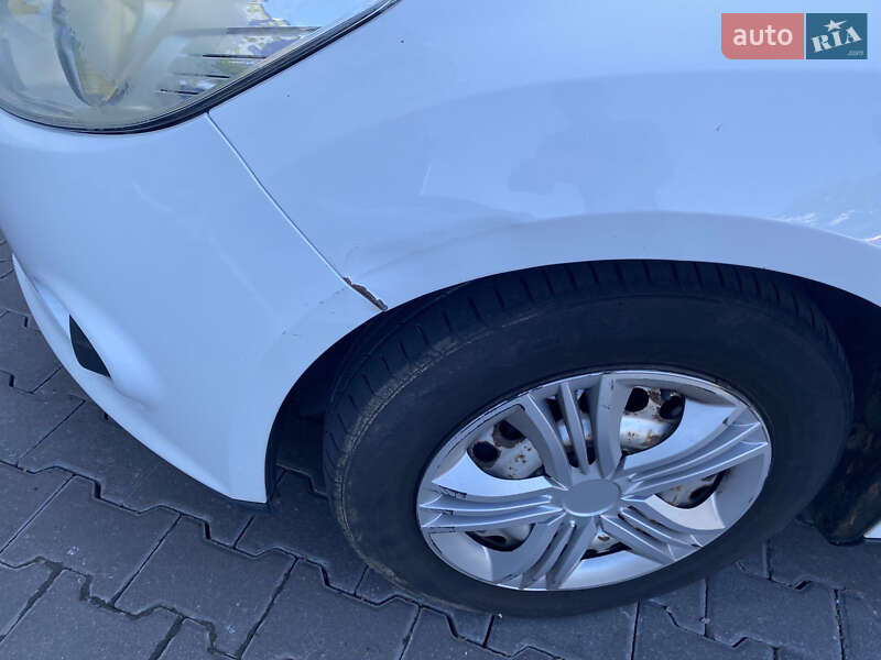 Хэтчбек Ford Focus 2012 в Киеве