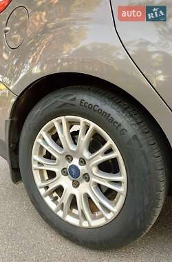Универсал Ford Focus 2014 в 