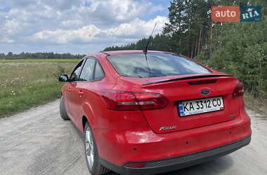 Седан Ford Focus 2015 в 