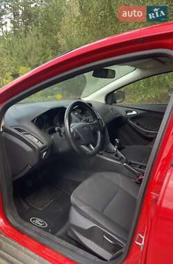 Седан Ford Focus 2015 в 