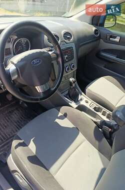 Хэтчбек Ford Focus 2010 в 