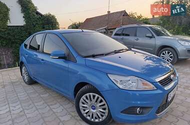 Хэтчбек Ford Focus 2010 в 