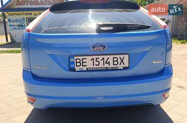 Хэтчбек Ford Focus 2010 в 