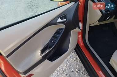 Хэтчбек Ford Focus 2013 в 