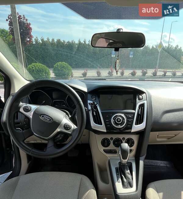 Хэтчбек Ford Focus 2013 в Городке