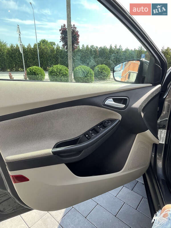 Хэтчбек Ford Focus 2013 в Городке