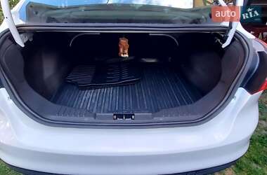 Седан Ford Focus 2012 в 