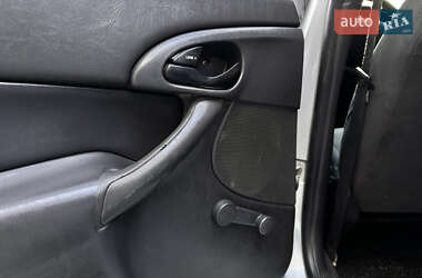 Седан Ford Focus 2002 в 