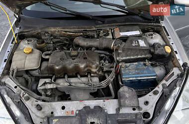 Седан Ford Focus 2002 в 