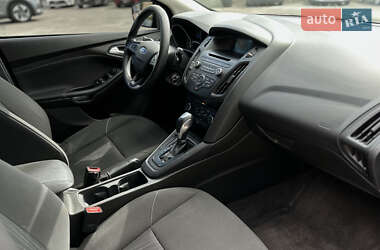 Хэтчбек Ford Focus 2016 в 
