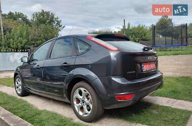 Хэтчбек Ford Focus 2010 в 
