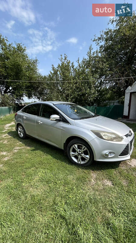 Седан Ford Focus 2011 в 