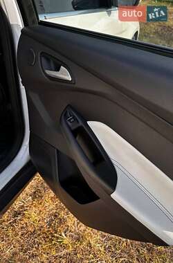 Седан Ford Focus 2014 в 