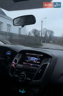 Седан Ford Focus 2012 в 