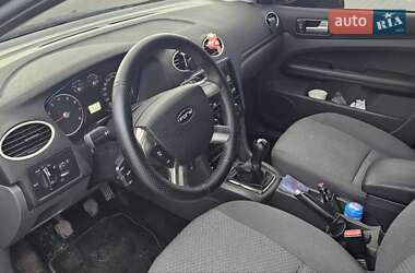 Хэтчбек Ford Focus 2005 в 