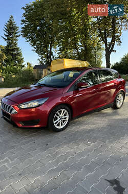 Хэтчбек Ford Focus 2015 в 