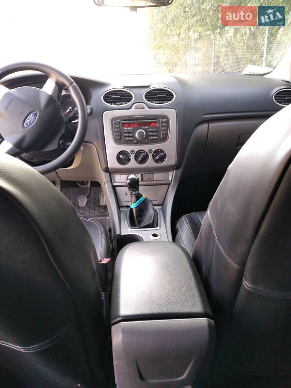 Хэтчбек Ford Focus 2010 в Ровно