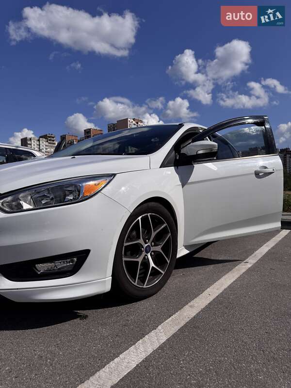 Хэтчбек Ford Focus 2015 в Киеве