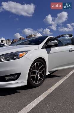 Хэтчбек Ford Focus 2015 в 