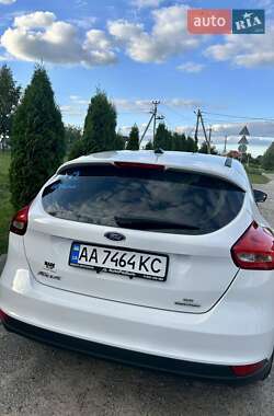 Хэтчбек Ford Focus 2015 в 