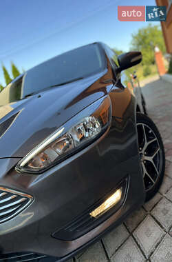 Седан Ford Focus 2017 в 