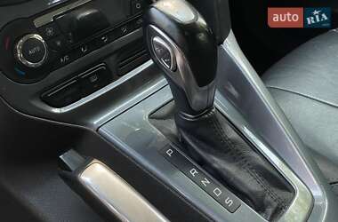 Хэтчбек Ford Focus 2011 в 