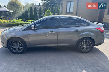 Седан Ford Focus 2013 в 