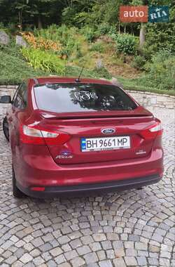 Седан Ford Focus 2014 в 