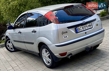 Хэтчбек Ford Focus 1999 в 