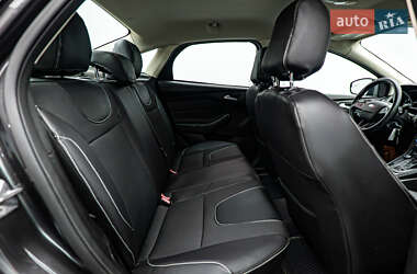 Седан Ford Focus 2015 в 