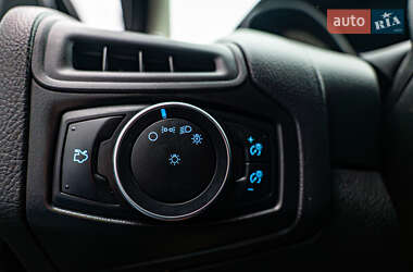 Седан Ford Focus 2015 в 