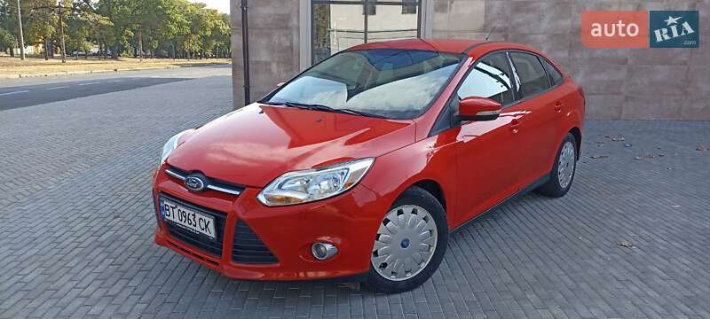 Седан Ford Focus 2011 в 
