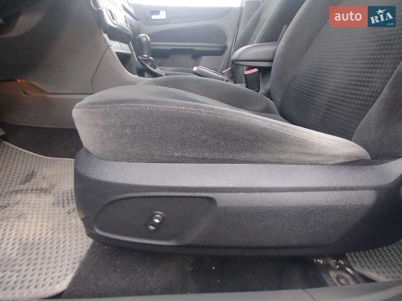 Универсал Ford Focus 2004 в Первомайске