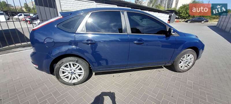 Хэтчбек Ford Focus 2008 в Кривом Роге