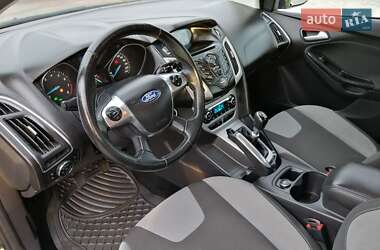 Хэтчбек Ford Focus 2013 в 