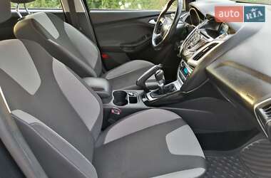Хэтчбек Ford Focus 2013 в 