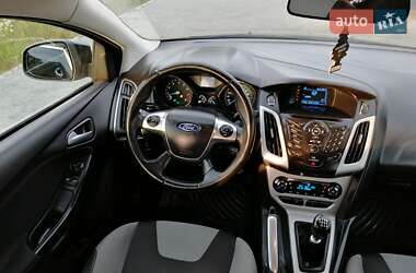 Хэтчбек Ford Focus 2013 в 