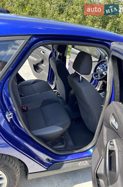 Хэтчбек Ford Focus 2011 в 