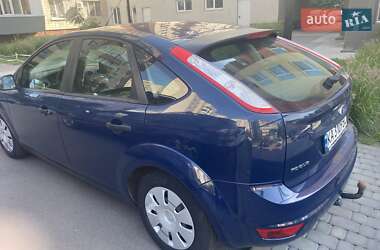 Хэтчбек Ford Focus 2011 в 