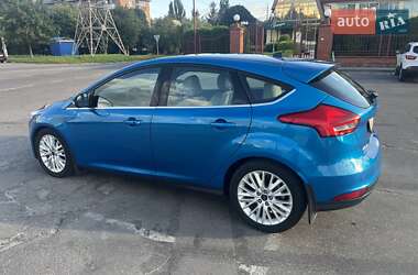 Хэтчбек Ford Focus 2015 в 
