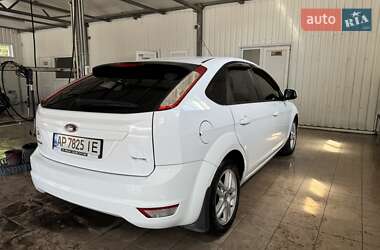 Хэтчбек Ford Focus 2010 в 