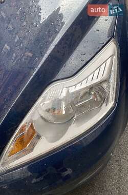 Хэтчбек Ford Focus 2011 в 