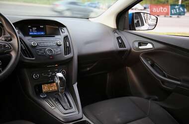 Хэтчбек Ford Focus 2016 в 